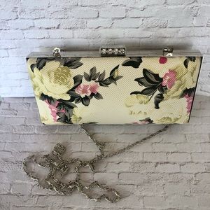 Tasha Vintage White Flower Clutch with Long Chain